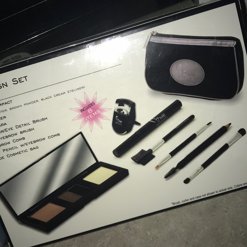 makeup essentials - Picture 6 of 7